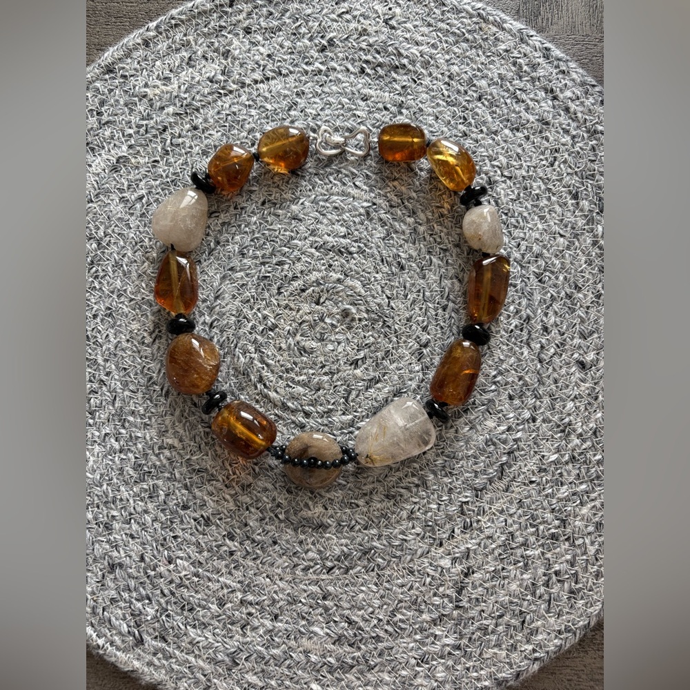 Bold Agate and Black Beaded Necklace
